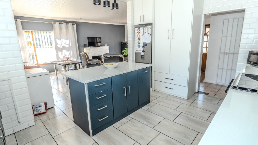 3 Bedroom Property for Sale in De La Haye Western Cape